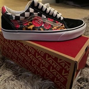 Women’s Old Skool (Rose/Animal) Vans